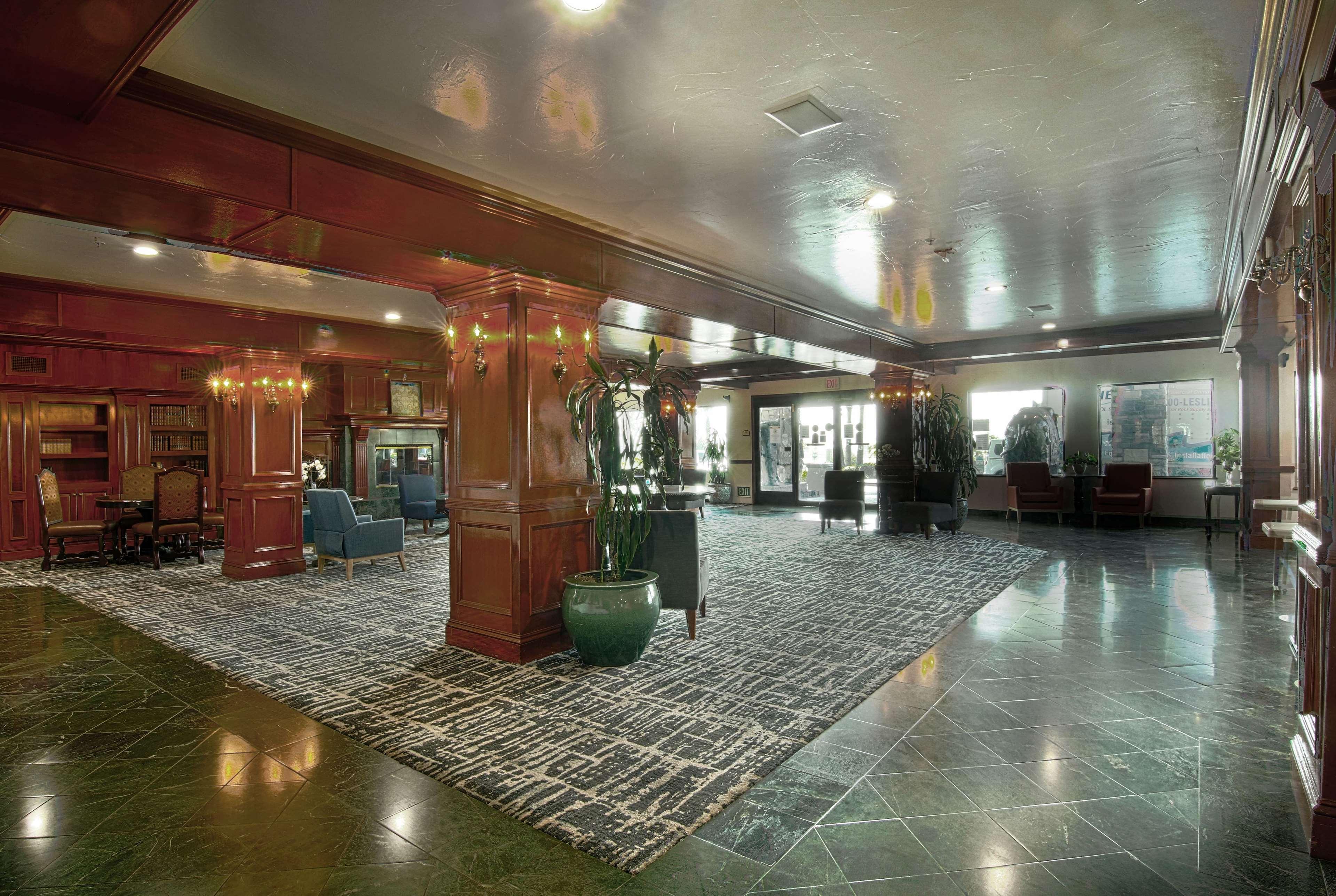 Azure Hotel&Suites Ontario Trademark Collection By Wyndham Exterior foto